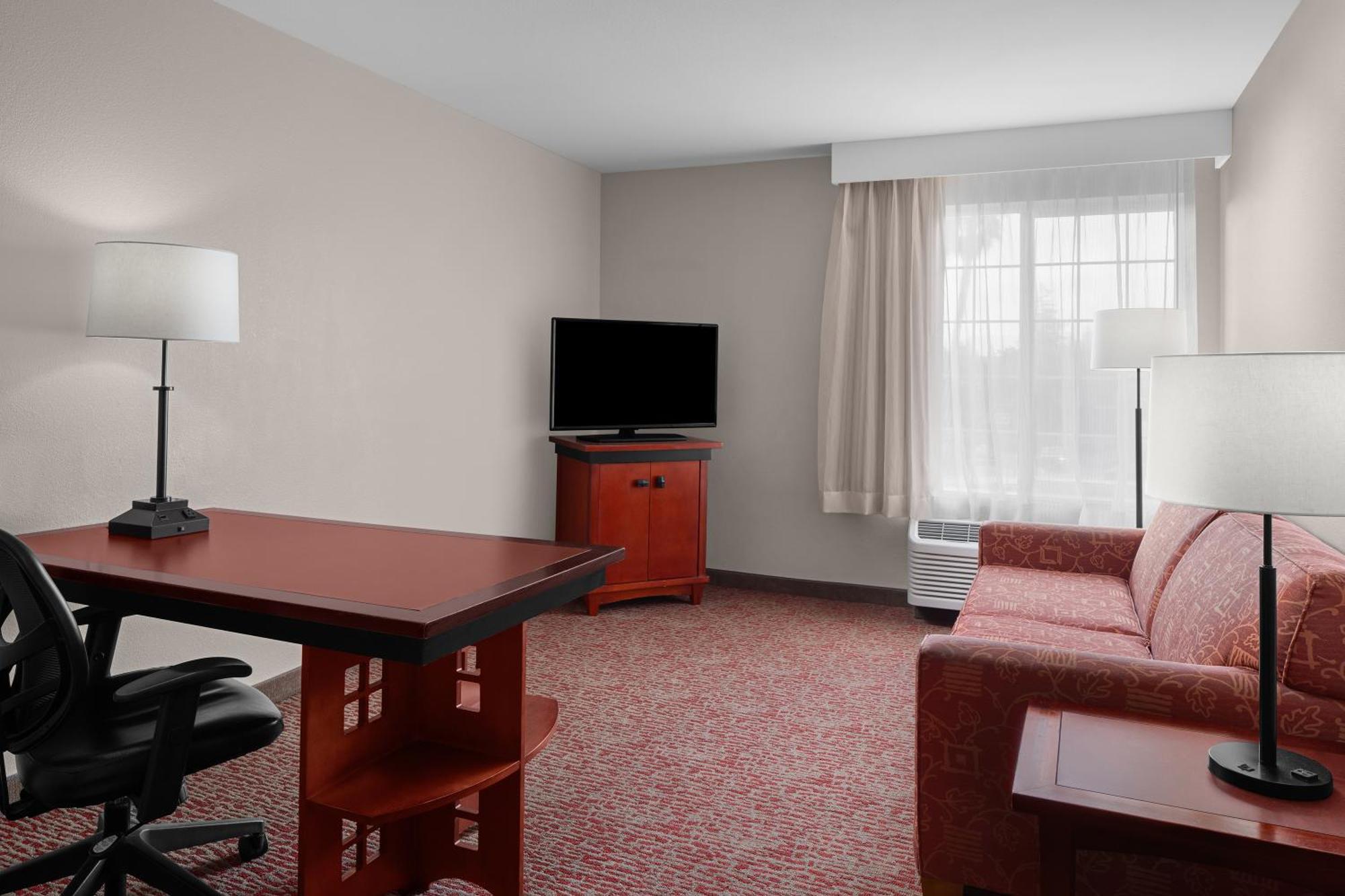 ลาร์กสเพอร์ แลนดิง แคมป์เบล - แอน ออล-สวีท โฮเต็ล Hotel ภายนอก รูปภาพ