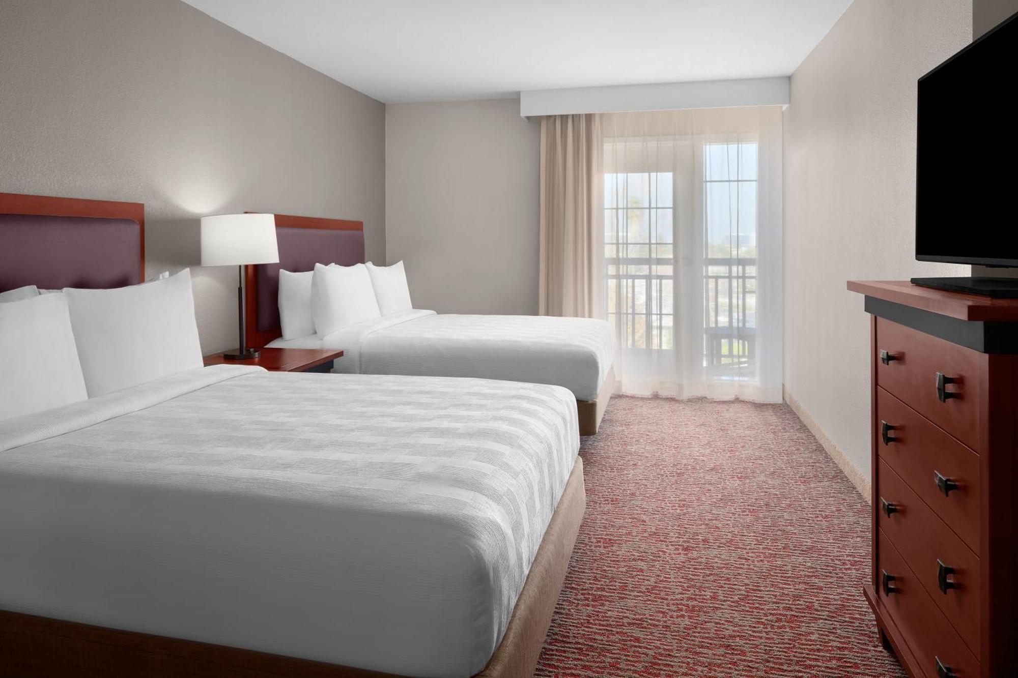 ลาร์กสเพอร์ แลนดิง แคมป์เบล - แอน ออล-สวีท โฮเต็ล Hotel ภายนอก รูปภาพ